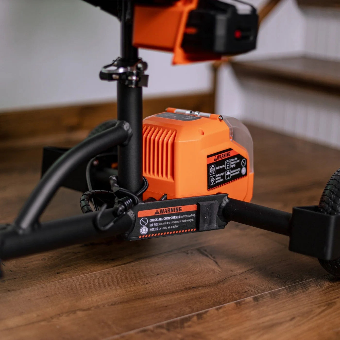 SuperHandy Passport Foldable 3-Wheel Mobility Scooter + Extra Battery GUT112