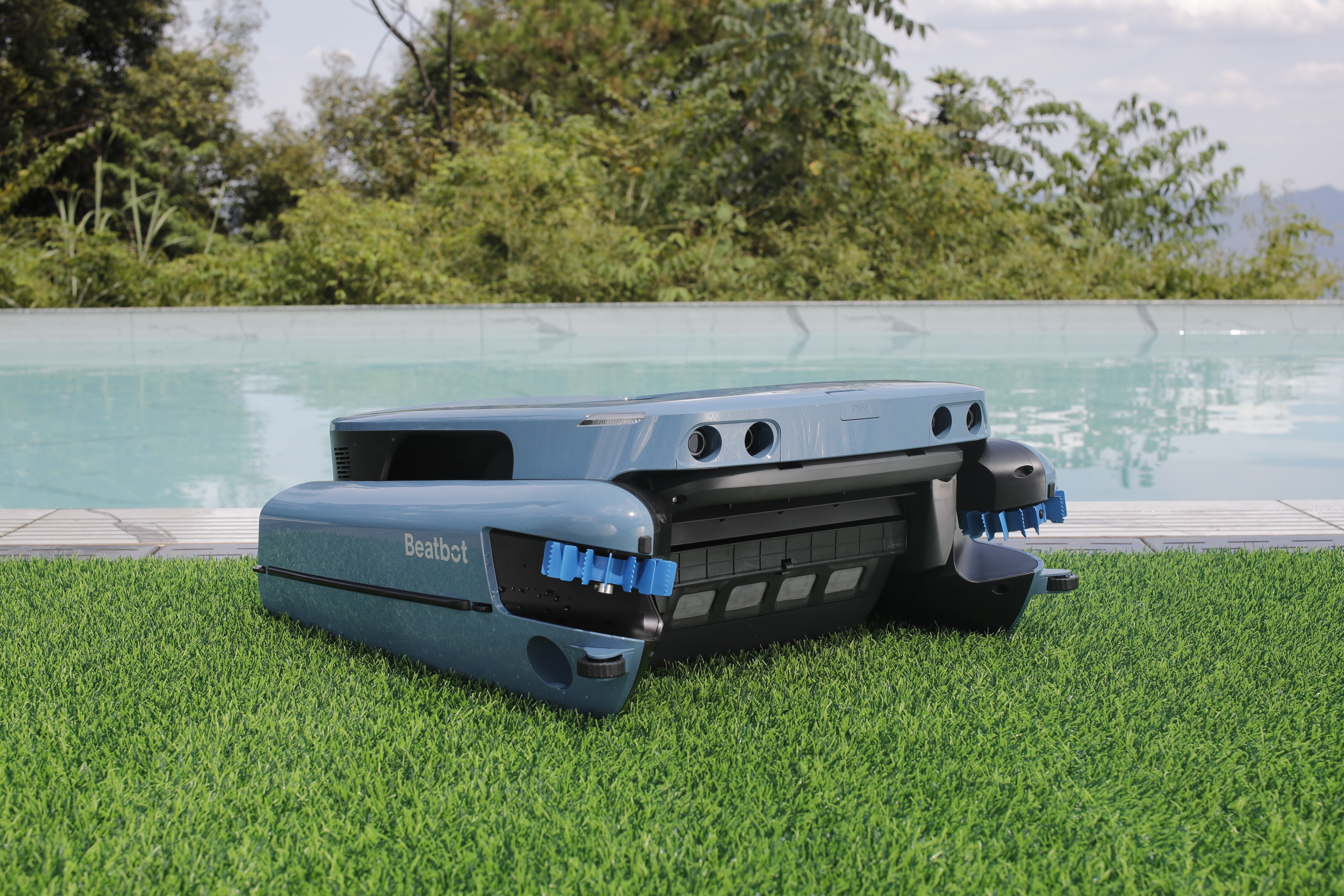 Beatbot iSkim Ultra Robotic Pool Skimmer PRCSSF01-NA-A