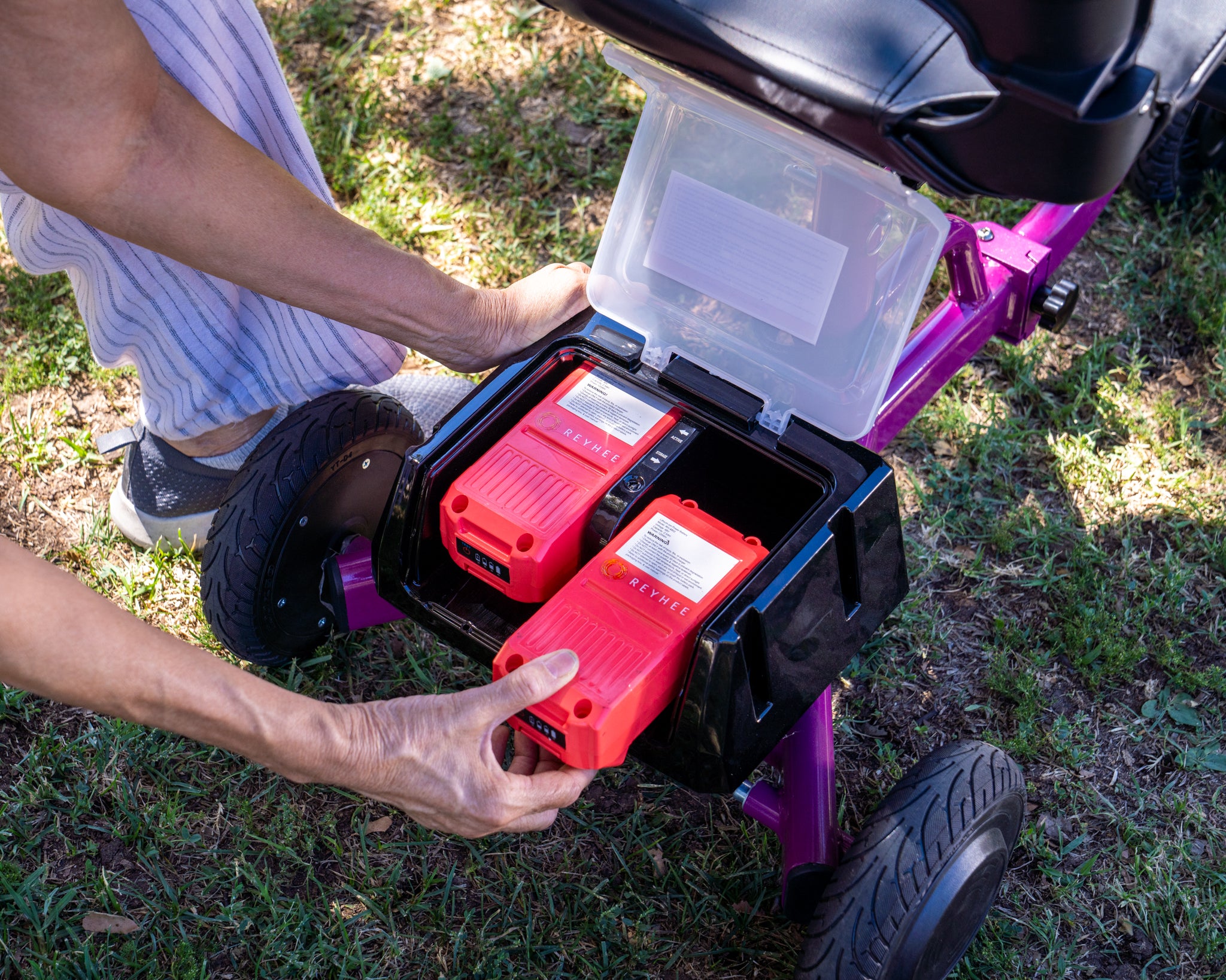 Reyhee Triad 3-Wheel Compact Folding Electric Mobility Scooter + Extra Battery R300