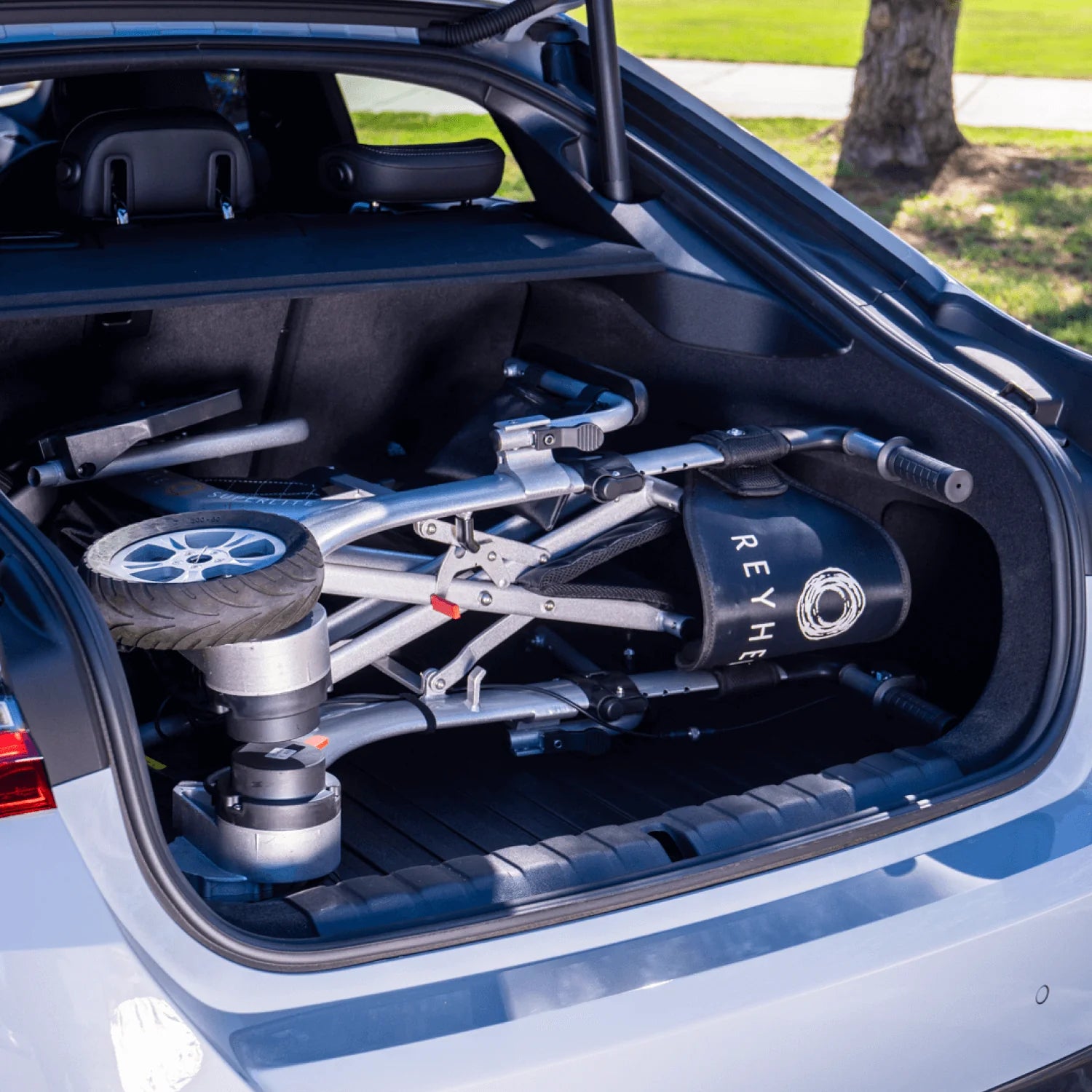 Reyhee Superlite 3-in-1 Electric Foldable Wheelchair XW-LY001-A